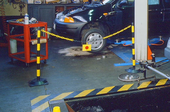 Kædestolpe Sæt - Basic -, 16 Stolper inkl. 25m Plastkæde (Sort/Gul)