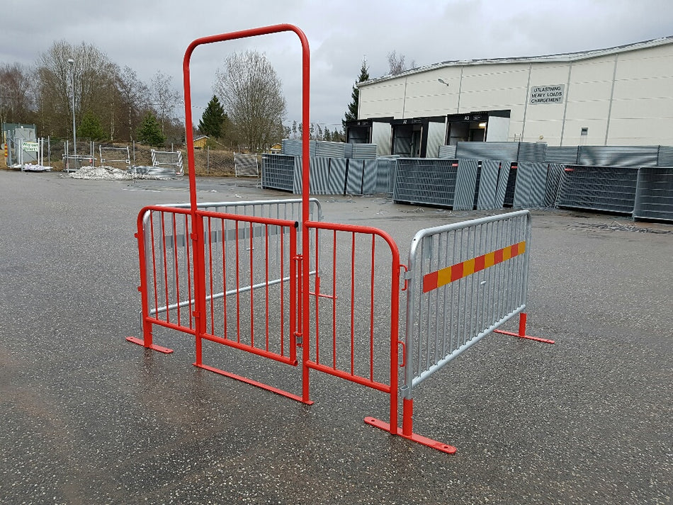 Kravallhegn med portal og låge (2,3m)