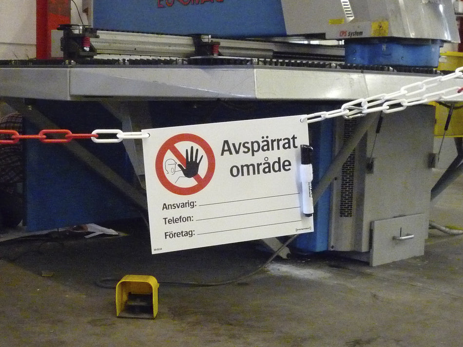 Forbudsskilt Afspærret område - komplet med kæde, whiteboardtavle