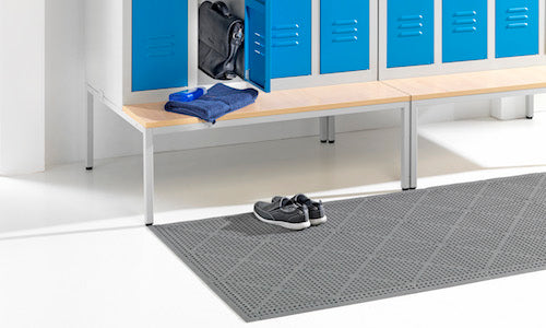 Flexi Tile – Modulær skridsikker gulvflise til bare fødder