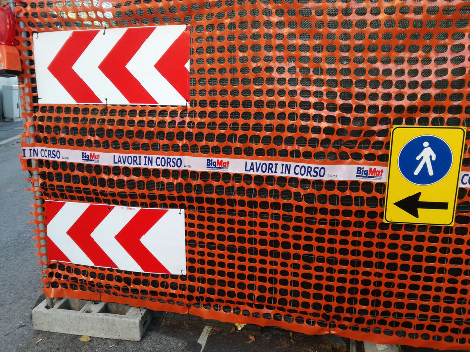 Orange Sikkerhedshegn i plast - KAN TILPASSES - (Trykt tekst og logo)