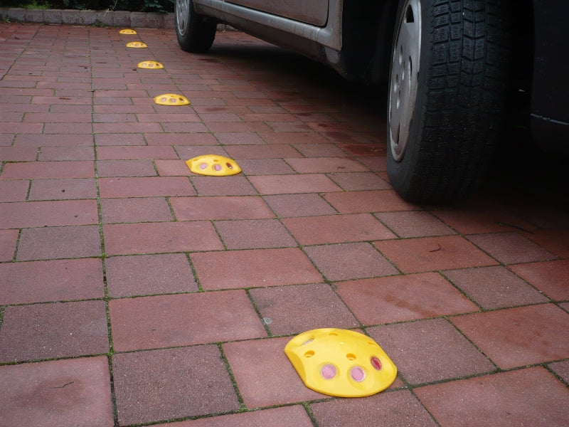 Roadstuds