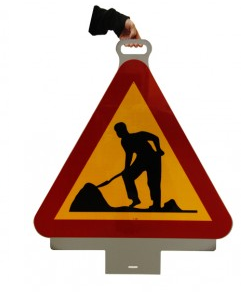 Plastskilt med håndtag. Vejarbejde.